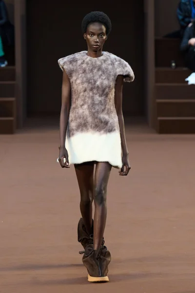 Look 54